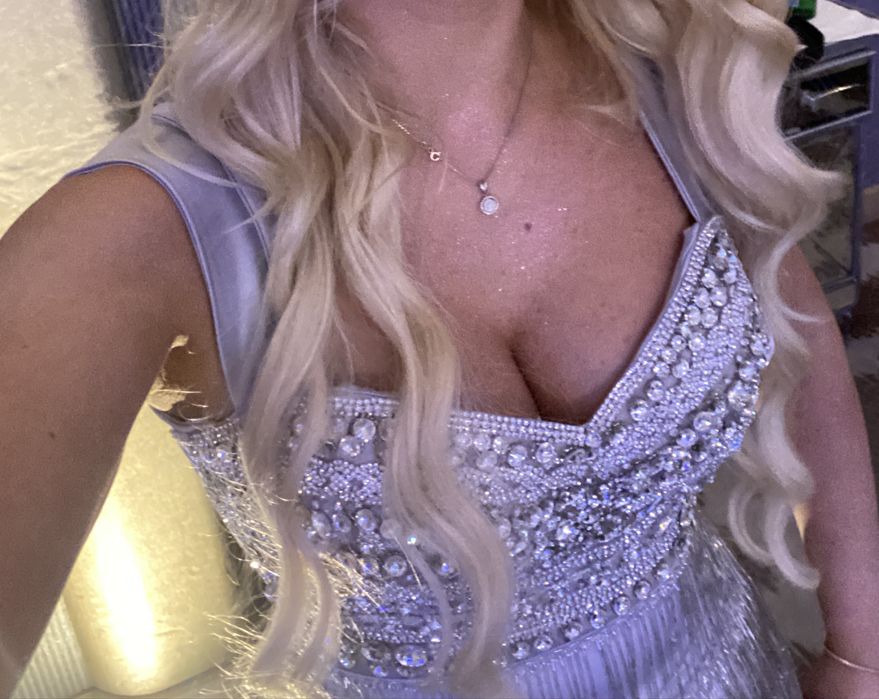 Vand rochie facuta pe comanda la Claudia Greta