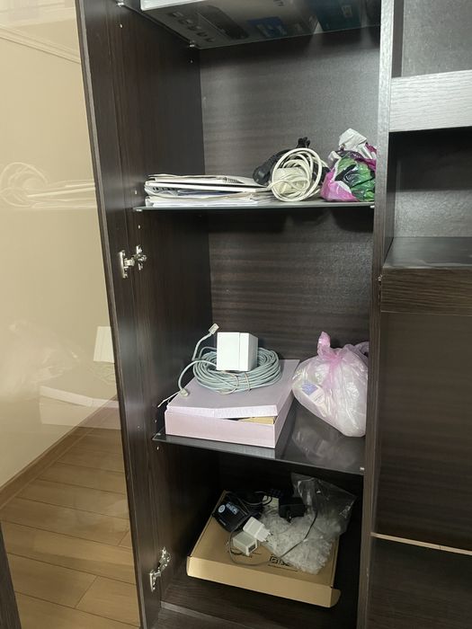 Шкаф для гостиной или спальной