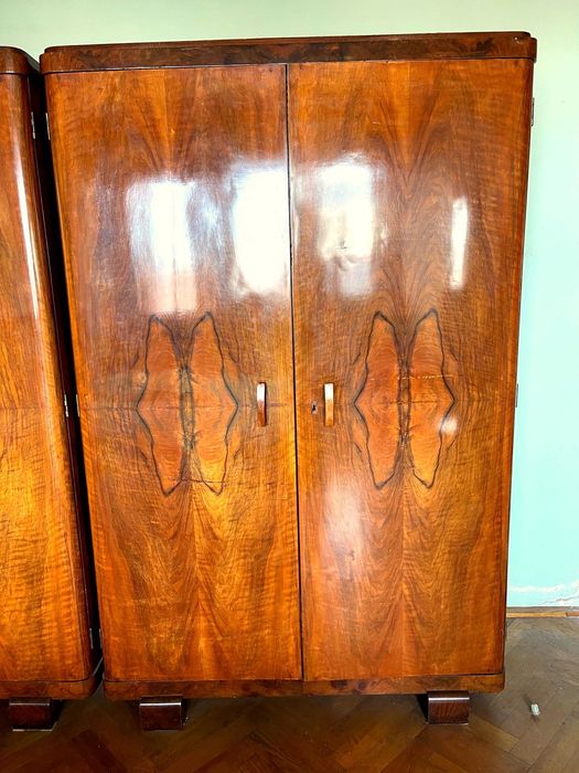 Mobilă dormitor Art Deco, furnir nuc, perioada interbelică – 8 piese