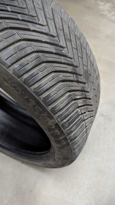 Continental all season contact 235/40/19 R 19 Y XL