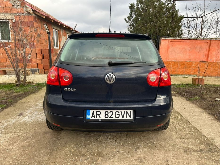 Golf 5 an 2007 înmatriculată se circula  zilnic