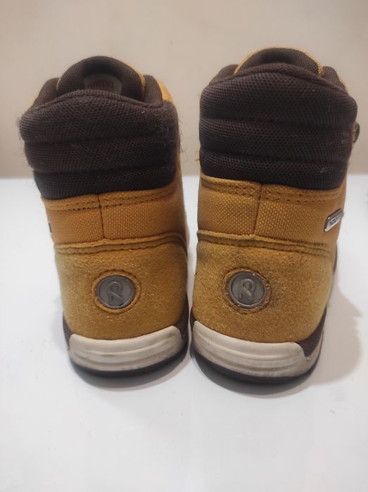 Продам ботинки на 28р.