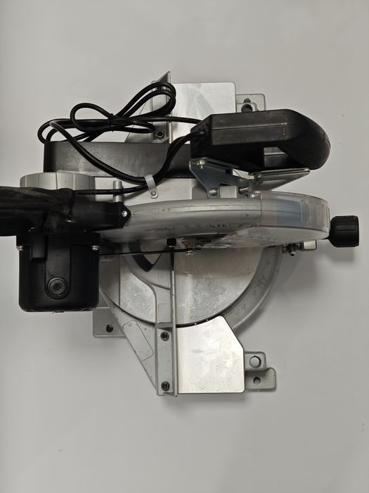 Торцовочная пила (углорез) УРАГАН 255мм