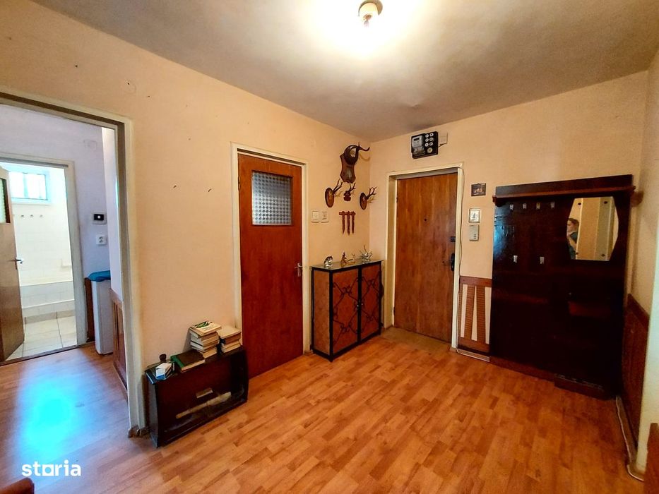 Apartament 3 camere decomandat 80mp Deva – str. Titu Maiorescu, parter