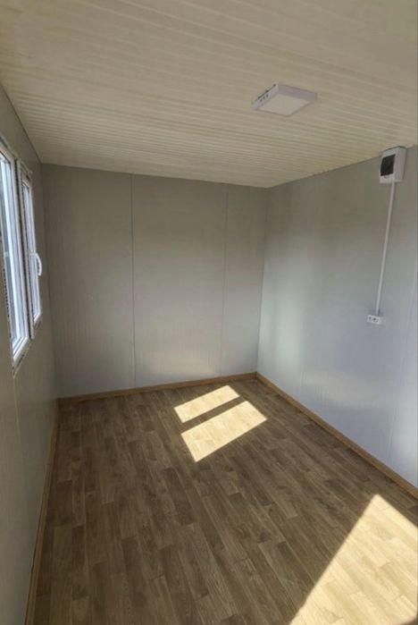 Container modular ideal pentru birouri,fast food,cabine de paza etc