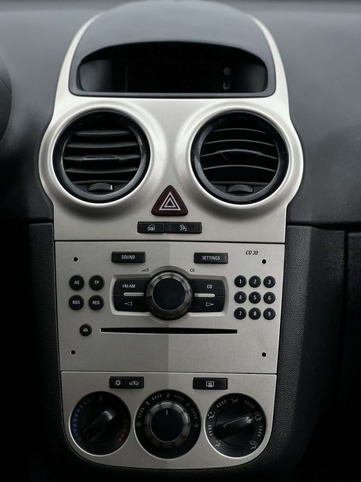 Продава се опел корса