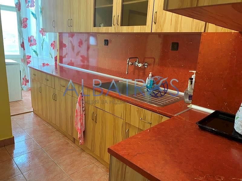 Продава се Многостаен апартамент в Аксаково - 150 кв.м за 866 €/кв.м - Снимка #1