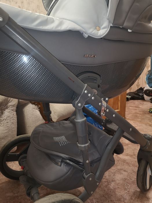 Осенне-летняя коляска Adamex.