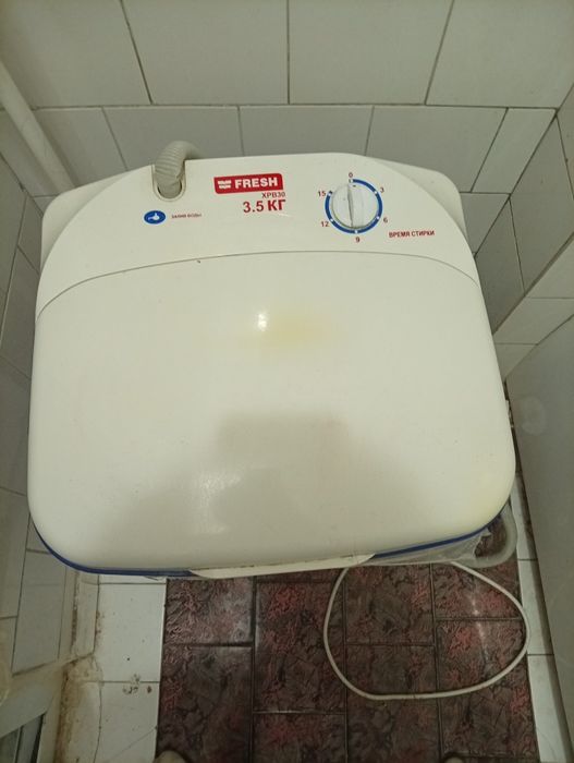 Kir moshina sotiladi