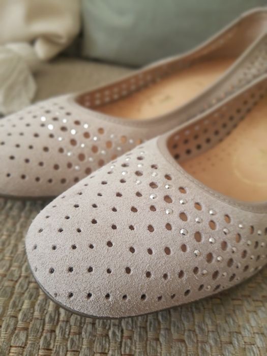 Pantofi Hispanitas NOI din piele întoarsă perforată