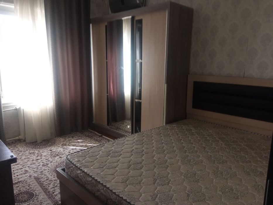 Сдаётся квартира ,в яшнабаде,(крестик) 4х комнатная