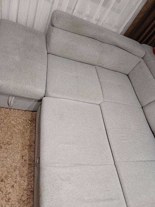 Vand canapea in stare destul de buna