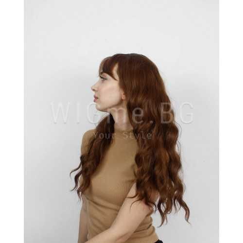 Дълга на вълни светлокестенява перука с бретон Мег