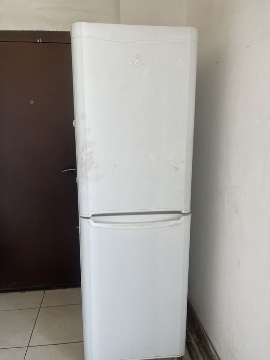 Продам 2 холодильника на запчасти