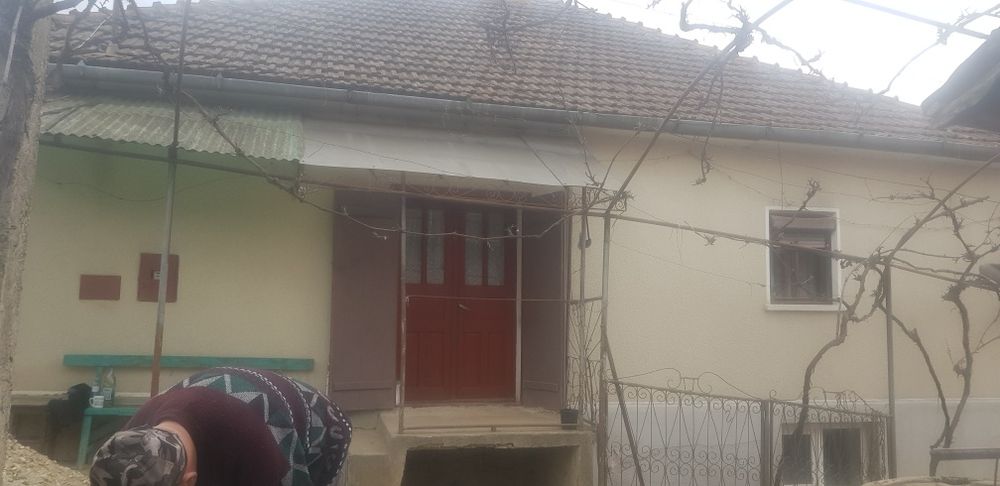 Proprietar vând casă din cărămidă