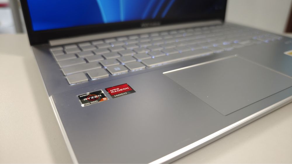 Продам Ноутбук  Asus Vivobook E1504F