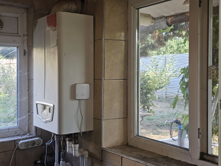 Casă bătrânească cu teren 625 mp  în Bariera Vâlcii (str.. Ramuri)