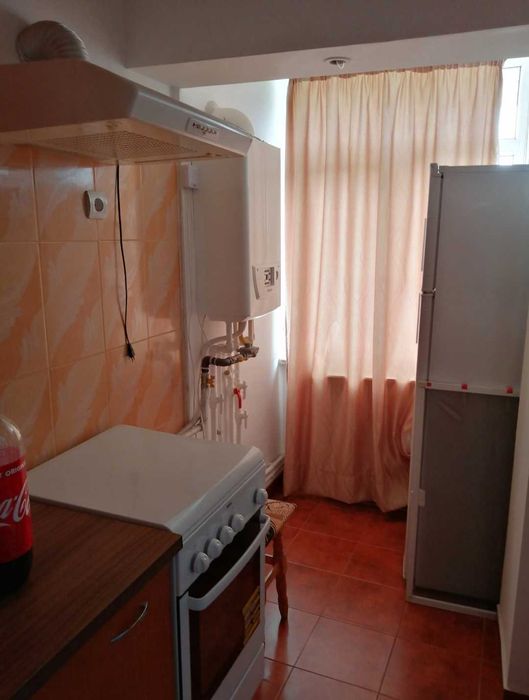 Ofer spre închiriere garsonieră