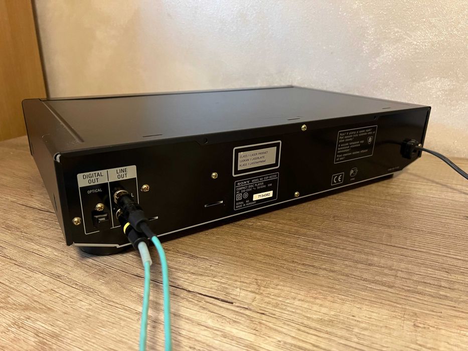Sony CDP-XE220 cd player High Density Linear Converter