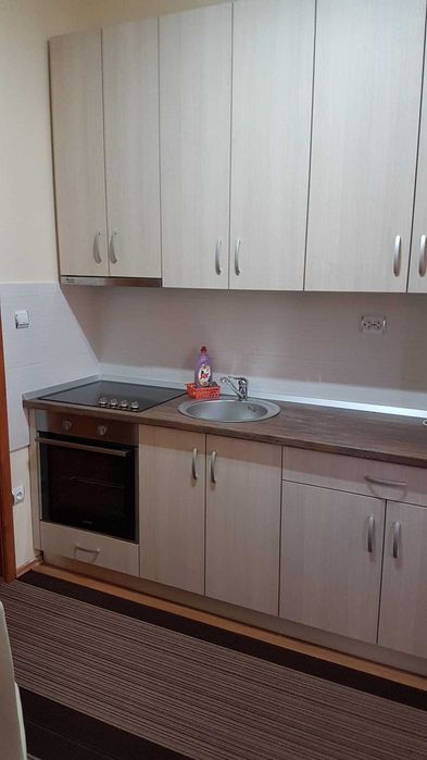 Ofer spre inchiriere apartament ultracentral cu o camera si dependinte