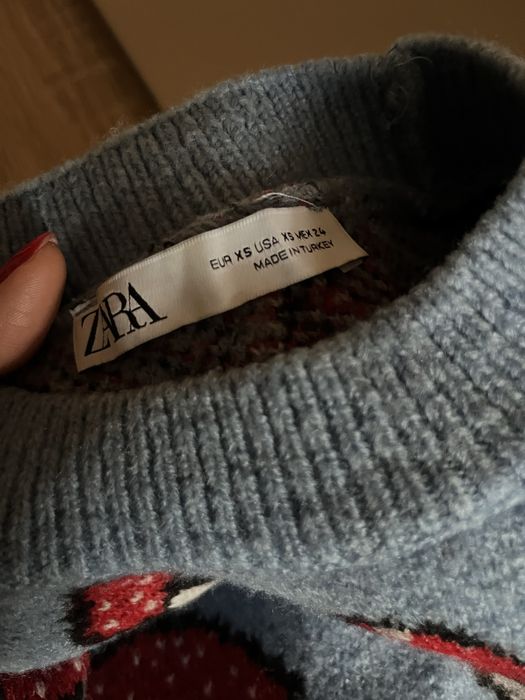 Пуловер на Зара в светло синьо