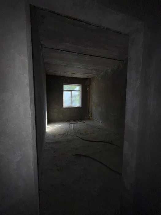 Юнусабад ,ресторан Бахор 14-15кв Этажность 3 Этаж :1(дуплекс) КОРОБКА