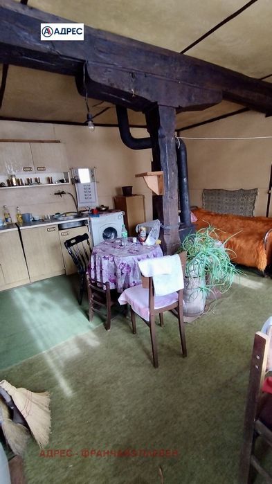 Къща в Ловеч, област-с.Терзийско площ 100 цена 33234