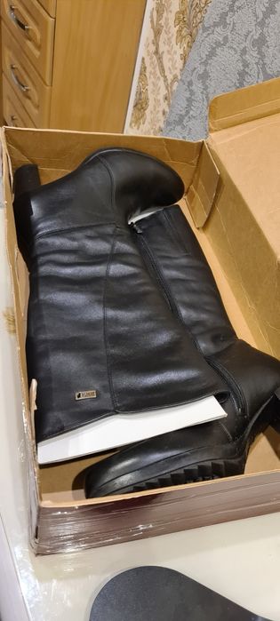 Продам зимние сапоги 37р.