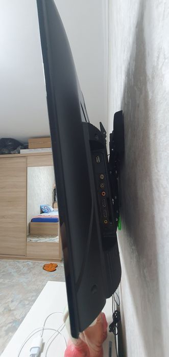 Телевизор TCL 32D3000 81 см черный