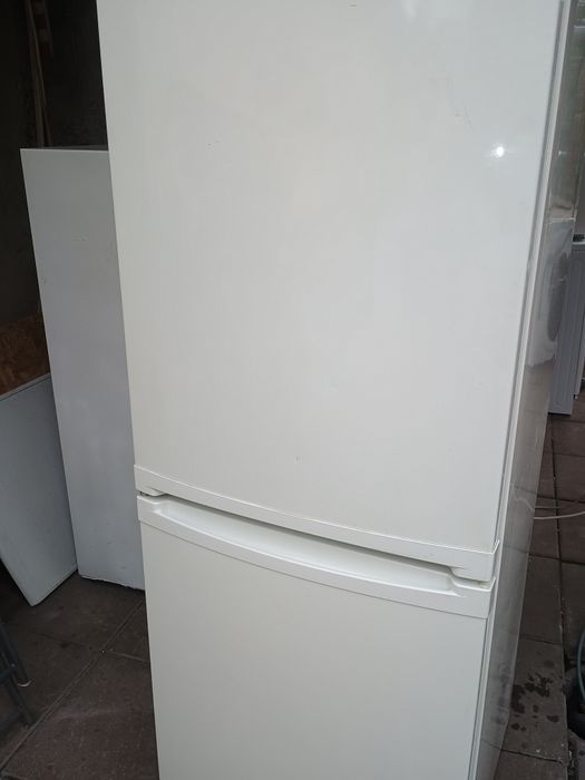 Frigider tip combină frigorifică Zanussi 177/244