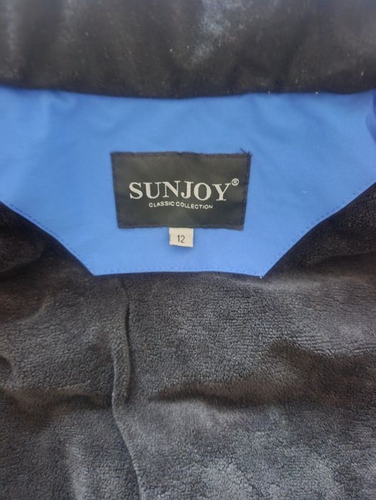 Куртка зимняя теплая на 12 лет,носили 1 сезон капюшон глубокий наполне