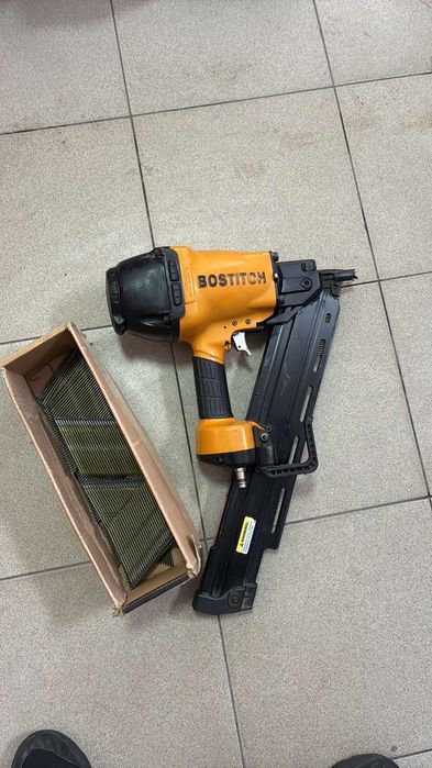 Bostitch F28WW Пневматичен Пистолет Такер за Пирони