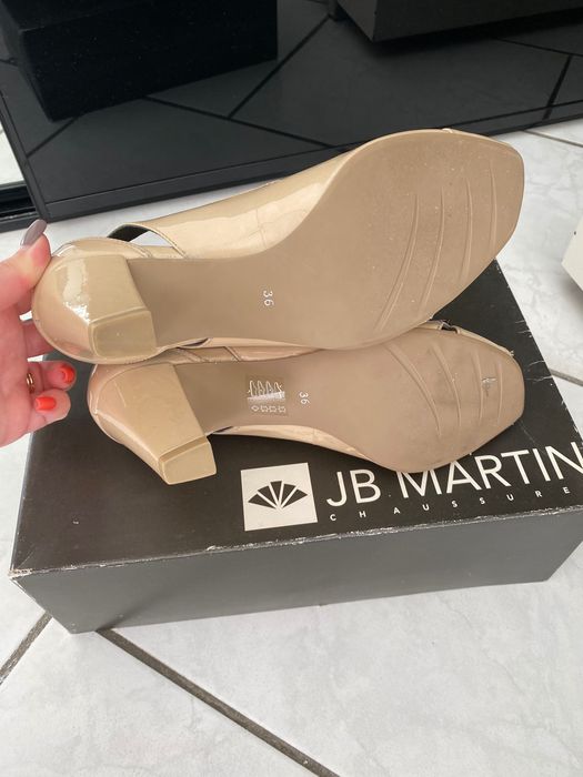 JB Martin Pantofi decupați beige / piele lacuita / 36 / NOI