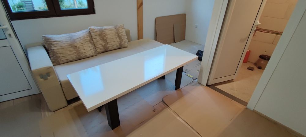 Ъглов диван + холна маса