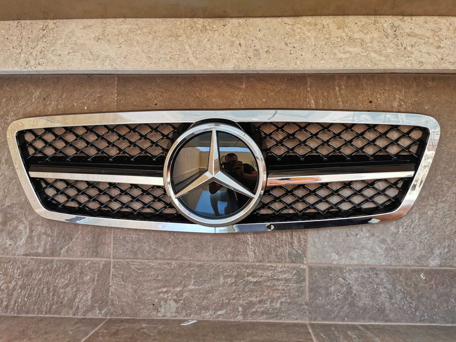 Решетка/маска с емблема за W204/W212/W207/W203 различни видове