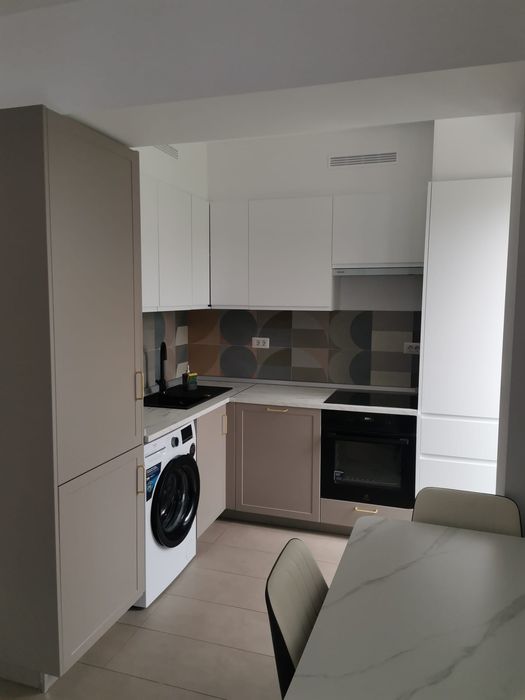 Garsoniera de închiriat!