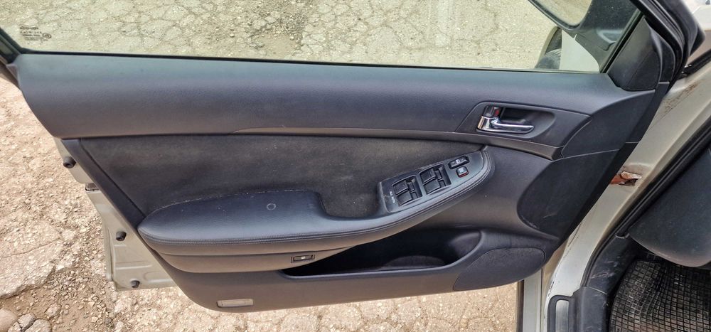 Toyota Avensis 2.0 D4D на части Тойота Авенсис 2.0 на части