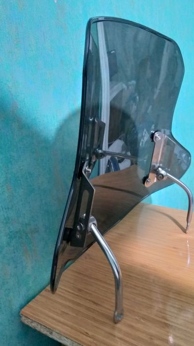 Продаётся лобовое ветровое стекло для мотоцикла, мопеда и скутера!