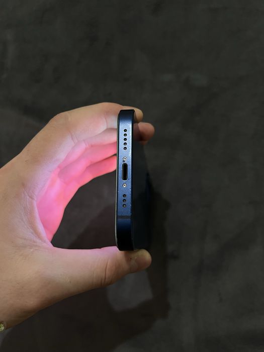 Продам Iphone 12