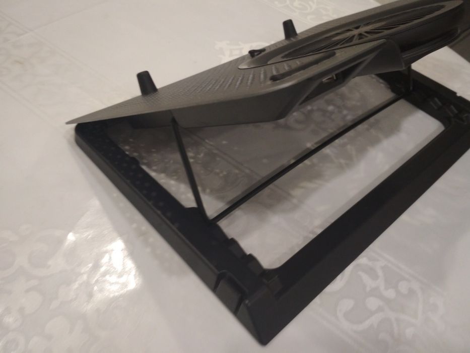 Продам подставку - вентилятор под ноутбук