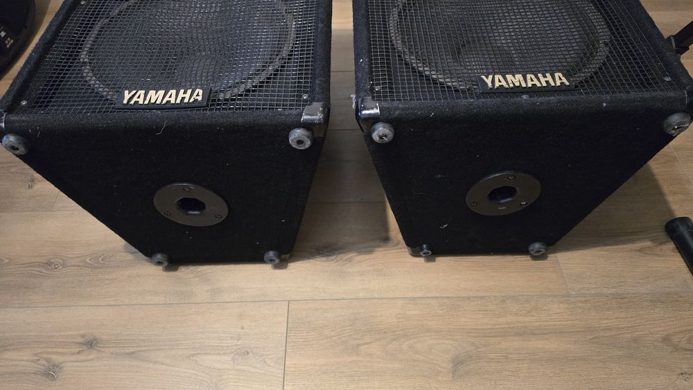 Продавам озвучителни тонколони Yamaha S12e