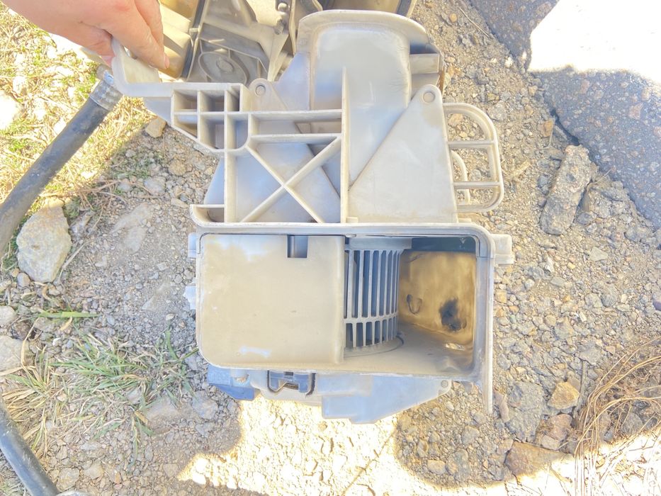 Корпус печки, моторчик печки, радиатор печки