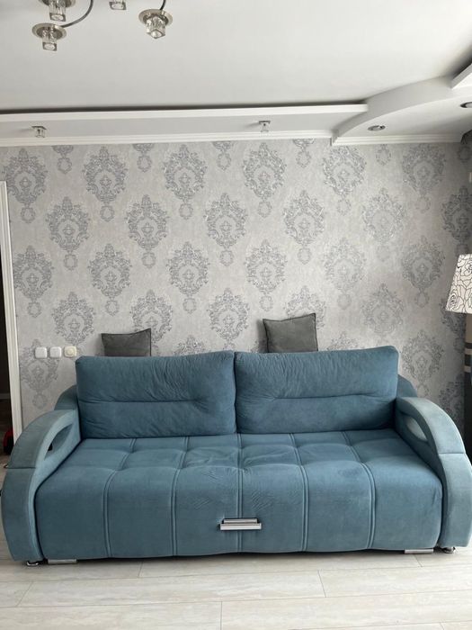 Продам новый диван пользовались 2-3 месяца