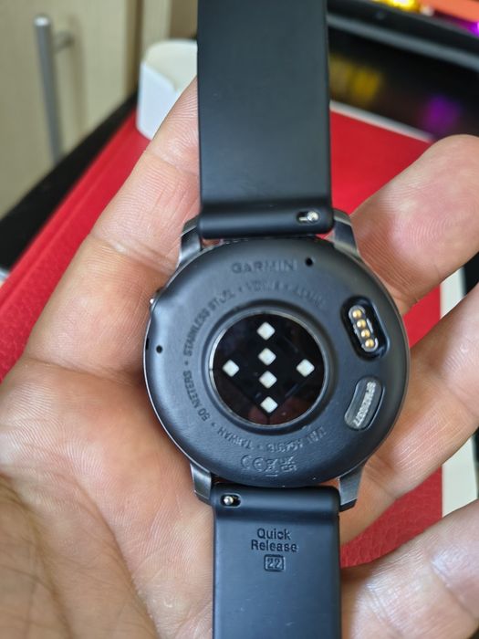 Vând Garmin Venu 4