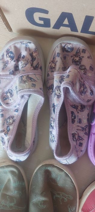 Обувки и пантофки