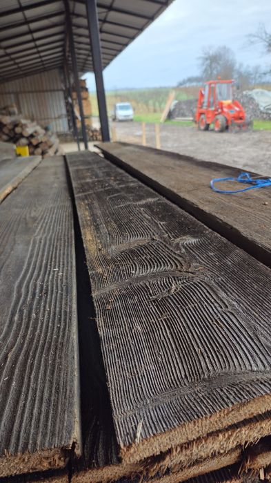 Scandura veche de brad