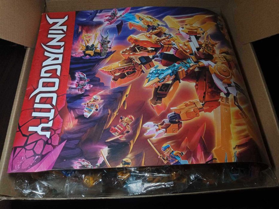 NOU TIP marca L Ninjago Ultra dragonul auriu al lui Lloyd 71774 989p.