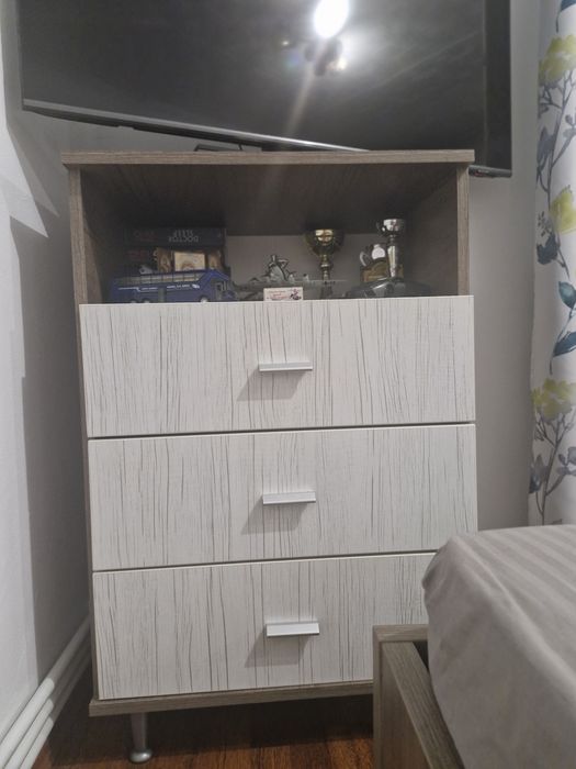 Pat  160x200 / comoda tv/ doua noptiere pat