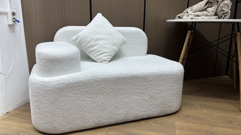 Белый диван размер/70х65х120см