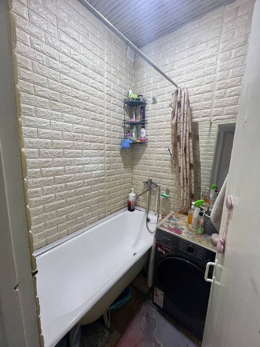 Olmazor Qoraqamish 1/3  da 3 xonali uy  sotiladi